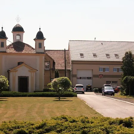 Piller Chvalín